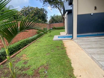 4 Bedroom Flat & Apartment