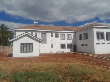 6 Bedroom House