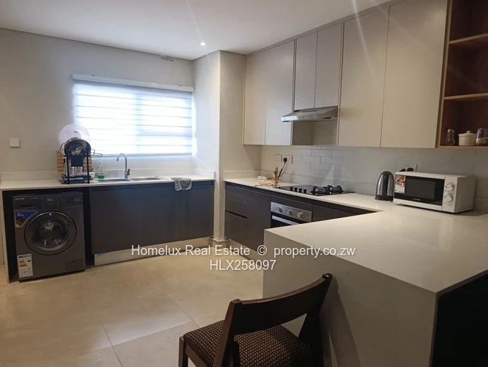 Stylish Furnished 3-Bed Unit in Highlands, Minutes from Highland Park