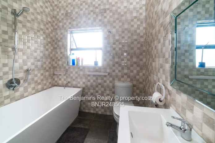 Spacious 3 Bedroom Apartment in Avondale