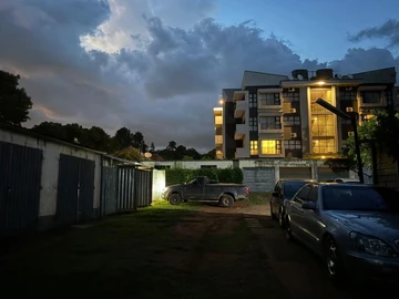 2 Bedroom Flat & Apartment