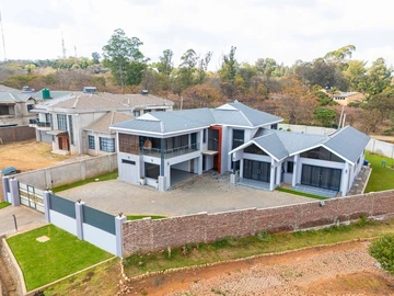 6 Bedroom House
