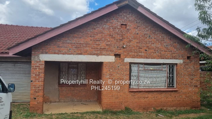 Vacant House  Available For Immediate Occupation  (Sole Mandate)