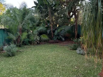 2 Bedroom Flat & Apartment