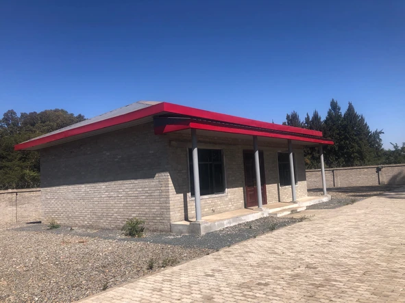 Commercial property on major road