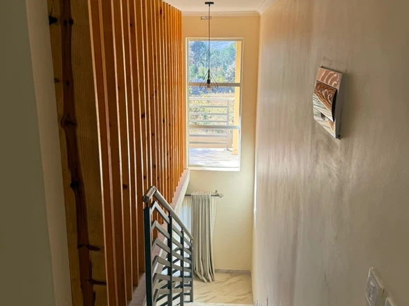 3 Bedroom Flat & Apartment