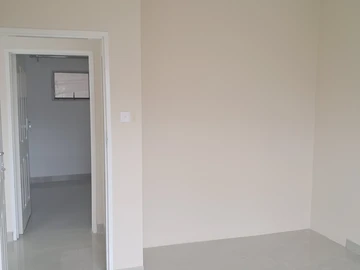 2 Bedroom Flat & Apartment