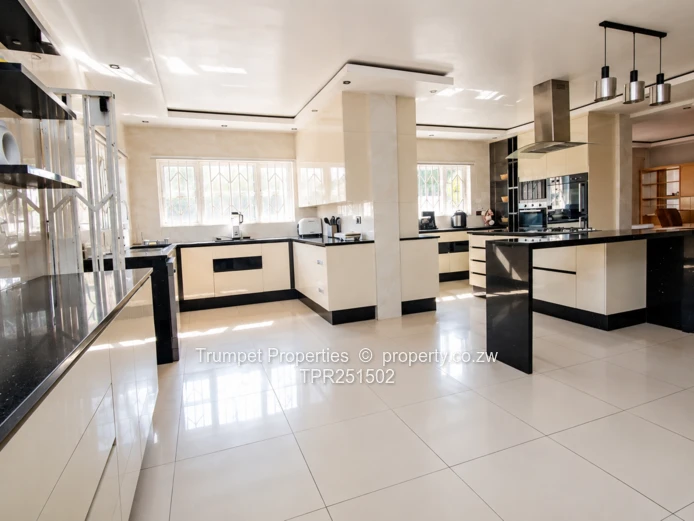 4 Bedroom Family Home In Monavale For Sale