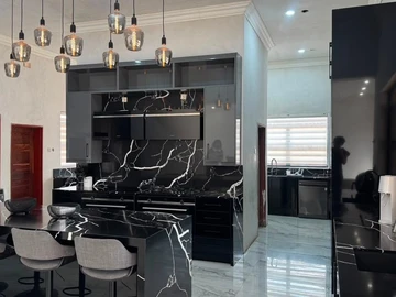 7 Bedroom House