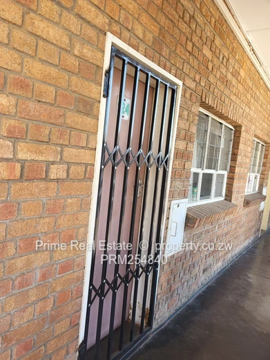 1-Bed Garden Flat in Avenues, Harare CBD — Borehole