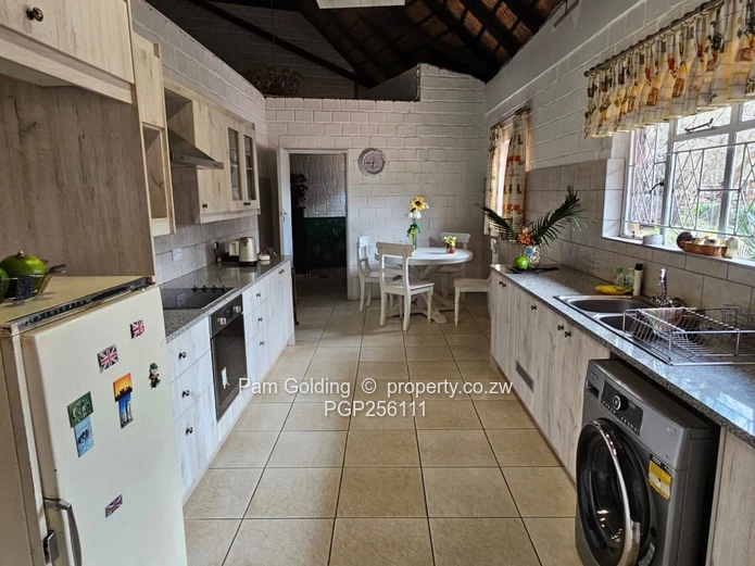 Charming 4 Bedroom Thatched Home