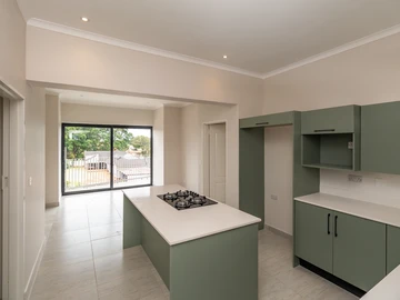 2 Bedroom Flat & Apartment