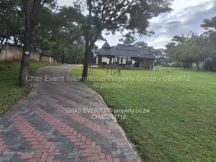 Modern 2 Bed Cottage To Let in Helensvale 33