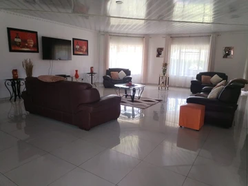 10 Bedroom House