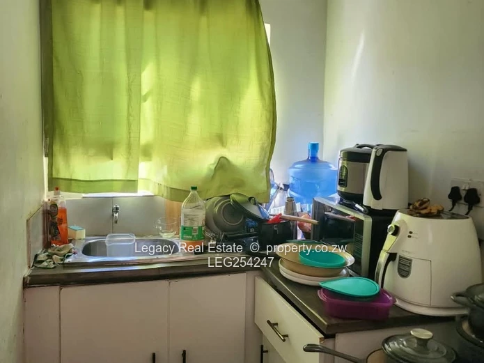 Compact Room with Bath & Kitchenette in Mount Pleasant (Harare North)