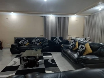 6 Bedroom House