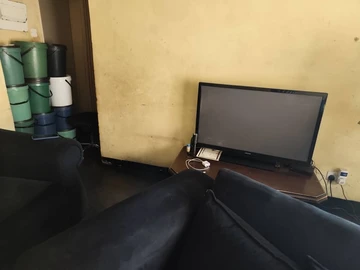 2 Bedroom Flat & Apartment