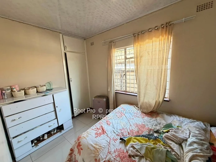 Warren Park 1 home to let