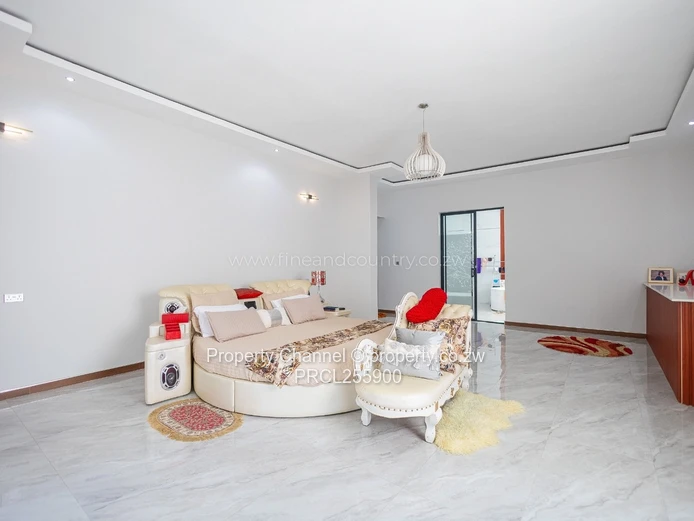 Sunlit 5-Bed Umwinsidale Home with Marble Floors