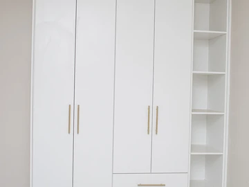 4 Bedroom Flat & Apartment