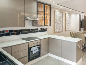 3 Bedroom Flat & Apartment