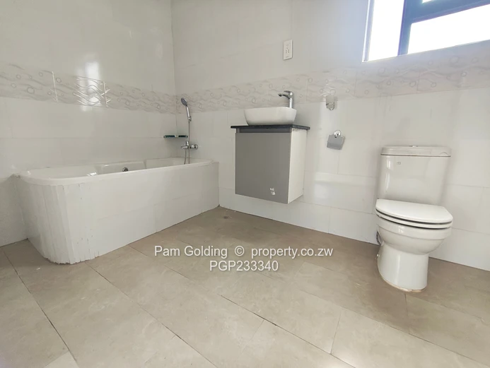 Modern Townhouse Cluster to Rent in New Marlborough