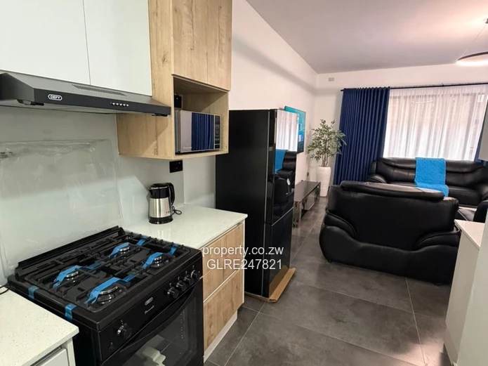 Modern Furnished 2-Bed Flat with Leather Living Area - Borehole