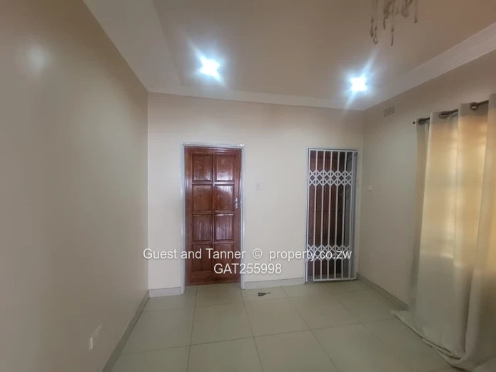 Spacious 8-Bedroom Property to Let in Belvedere West