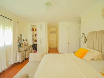 3 Bedroom Flat & Apartment