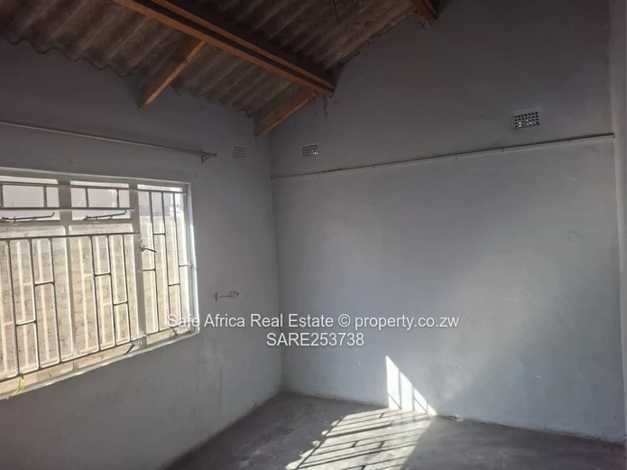 3-BEDROOM FAMILY HOME FOR SALE – ZENGEZA 3 EXTENSION | 181sqm | $38,000  