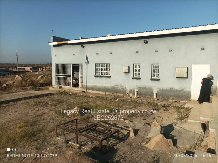 500 m² Retail Shop on 1000 m² Plot—Borehole, Budiriro (Sole Mandate)