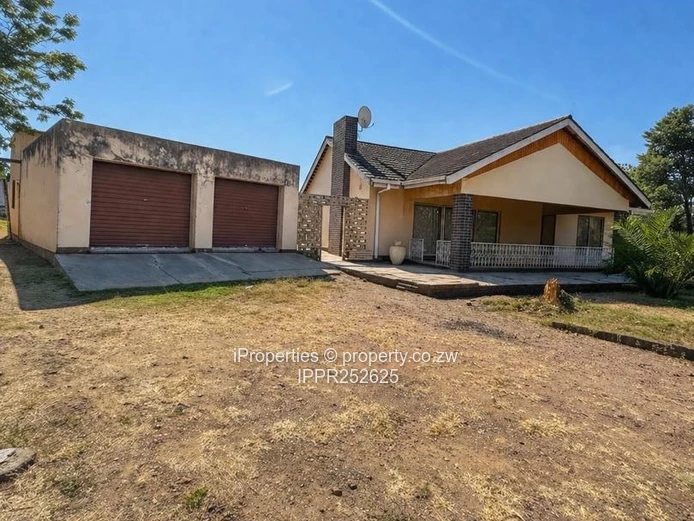  Bluffhill House | Us$350,000 | Near Harare Drive | Full Title Deeds