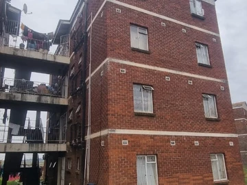 2 Bedroom Flat & Apartment