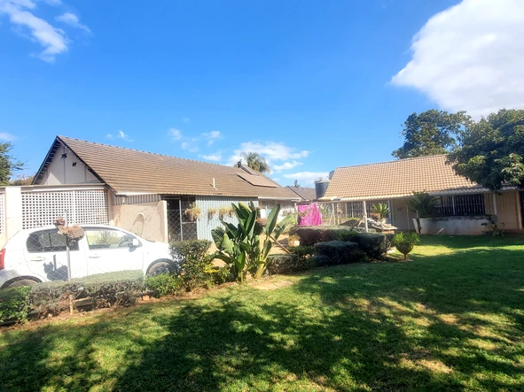 Eastlea Spacious Property with Cottage ,1,555sqm