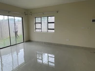 2 Bedroom Flat & Apartment