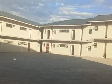 2 Bedroom Flat & Apartment