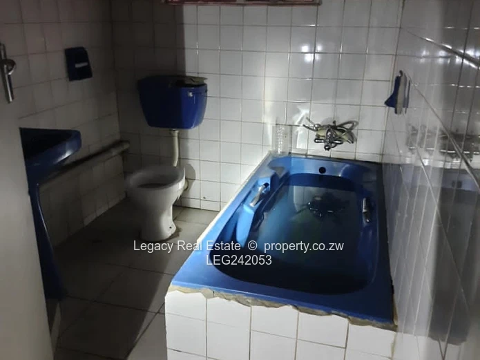 Secure 4 Bed House with Carport – Glen View 1-Title Deed