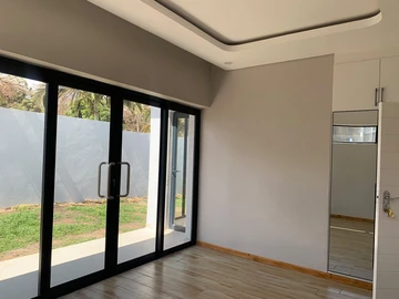 3 Bedroom Flat & Apartment