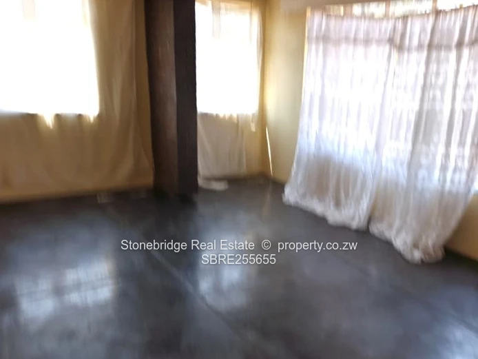 4 Bedroom House in Famona To Rent