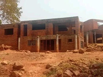 6 Bedroom House