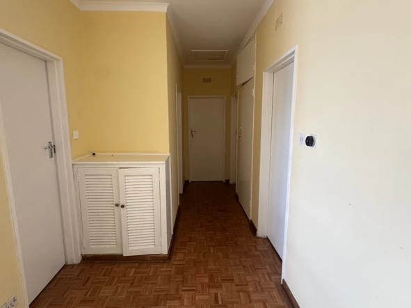 3 Bedroom Flat & Apartment