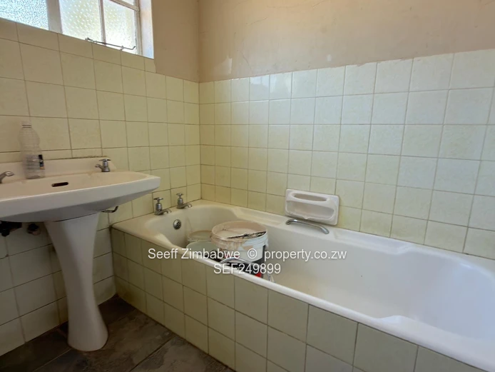 Charming & Secure 4-Bedroom Family Home in Bluffhill