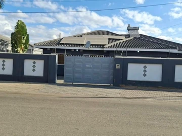 5 Bedroom House