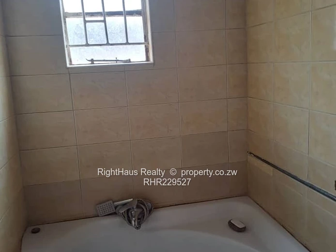  A beautiful and affordable home in Woodlands is up for grabs (Sole Mandate)