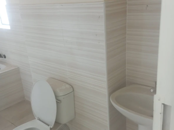 2 Bedroom Flat & Apartment