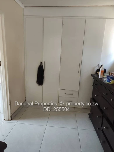 Avondale West: 3-Bed Home on 793m² with Driveway & Garden