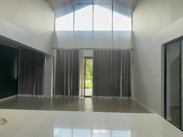 3 Bedroom Flat & Apartment