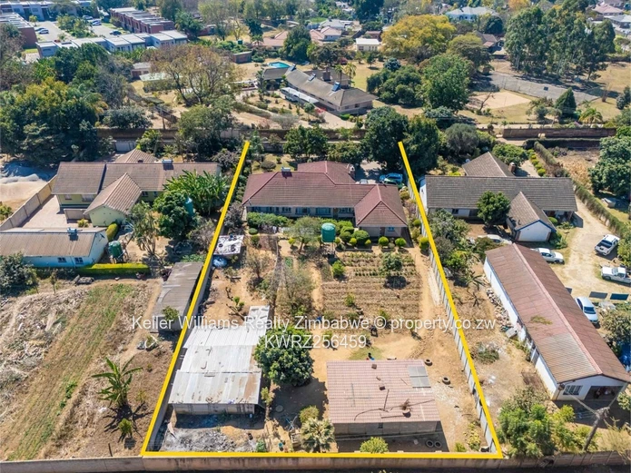 Family Home on 2,142 m², with Solar and Borehole (Sole Mandate)