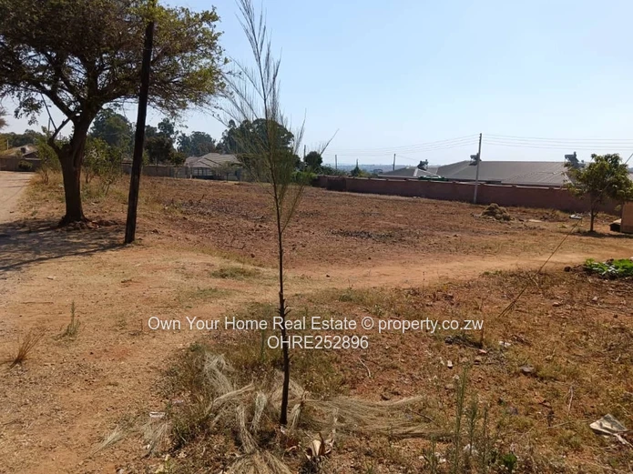 2800m² Corner Stand in Manresa on Quiet Dirt Road