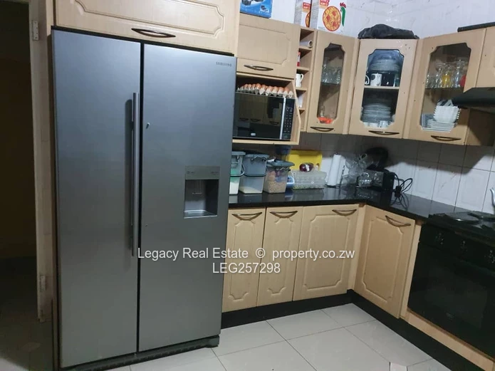 4BR Budiriro Home - Borehole, Modern Kitchen & Driveway